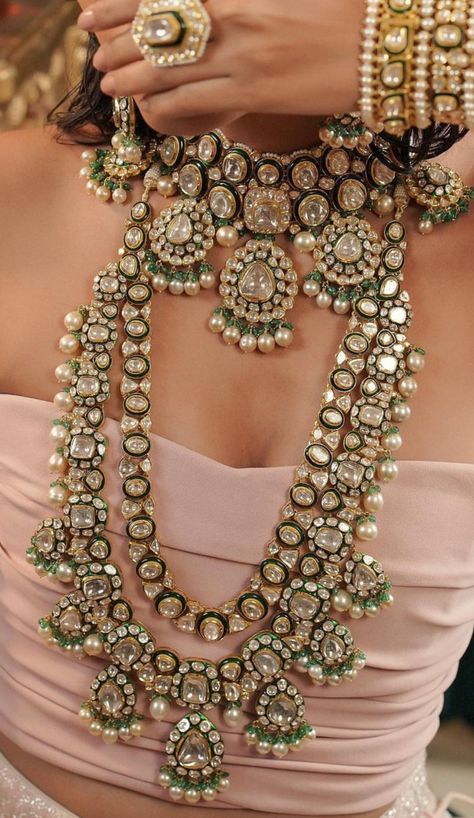 Diamond Polki Jewellery Bridal Sets, Bridal Polki Sets, Mozonite Jewelry, Polki Jewellery Brides, Kundan Bridal Jewellery, Beaded Wedding Jewelry, Latest Indian Jewellery, Bridal Jewelry Sets Brides, Bridal Jewellery Inspiration