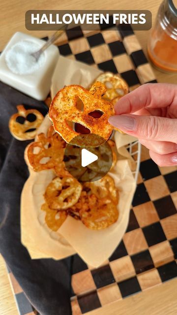 Bake In The Air Fryer, Dill Pickle Seasoning, Air Fryer Fries, Pickle Seasoning, Food Halloween, Epcot Food, Halloween Appetizers, Baked Fries, Recipes Appetizers And Snacks