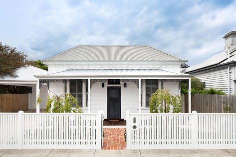 Victorian Homes Exterior, Victorian Terrace House, Yellow Doors, White Picket Fence, Victorian Cottage, Australian Architecture, Victorian Terrace, Tropical House, Picket Fence