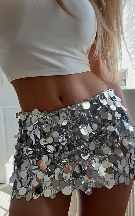 Silver Sparkle Skirt, Sequin Silver Skirt, Star Sequin Skirt, The Weeknd Concert Outfit Silver, Shiny Skirt Outfit, Silver Aesthetic Outfit, Silver Concert Outfit, Silver Outfit Party, Weeknd Concert Outfit Ideas