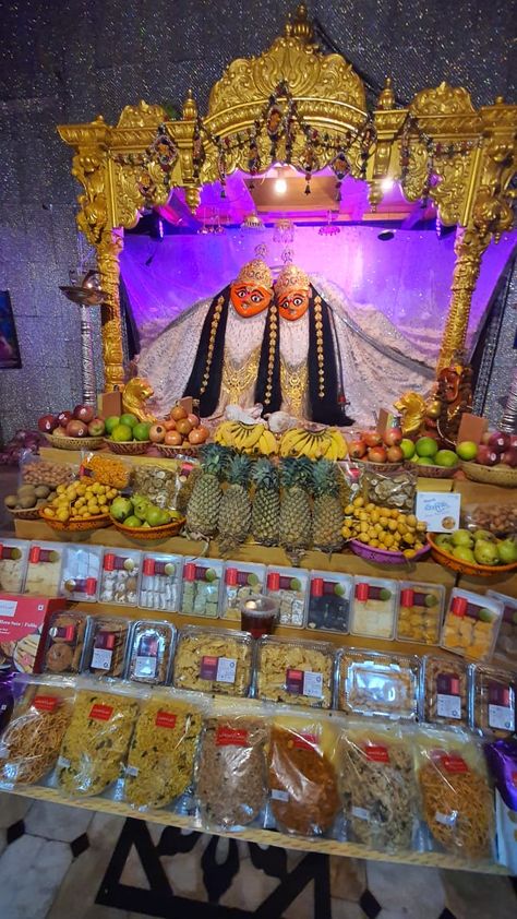 Shree chamunda maa darshan from chotila mandir Chotila Chamunda Maa Wallpaper, Chamunda Maa Photos, Jay Mogal, Chamunda Maa, Jay Mataji, Maa Image, Lion Live Wallpaper, Grey Wallpaper Iphone, Rainbow Ice Cream