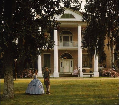 Antebellum South Aesthetic, Southern Gentleman Aesthetic, Antebellum Aesthetic, Southern Scenery, Glory Aesthetic, Dixieland Delight, Southern Gothic Aesthetic, Old Southern Homes, Antebellum South