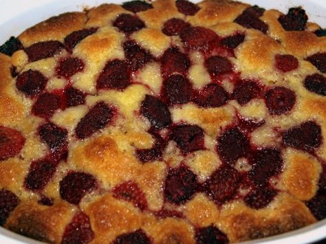 raspberry buckle Raspberry Buckle, Mixed Berry Buckle, Raspberry Desserts, Raspberry Pie, Sweet Pie, Pie Dessert, Everyday Food, Sweets Treats, Thanksgiving Recipes