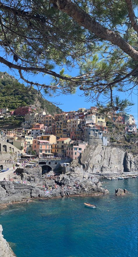 Italy Seaside Aesthetic, Medditeranean Aesthetic, Summer Teenage Dream, Cinque Terre Aesthetic, Italy Seaside, Seaside Aesthetic, Aesthetic Page, Aesthetics Photos, European Summer Aesthetic