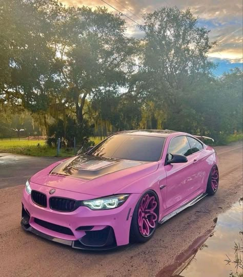 Bmw Rose, Pink Bmw, Aesthetic Car Accessories, Famous Car, Tokyo Drift Cars, Hd Photography, Serie Bmw, Tokyo Drift, Rolls Royce Wraith