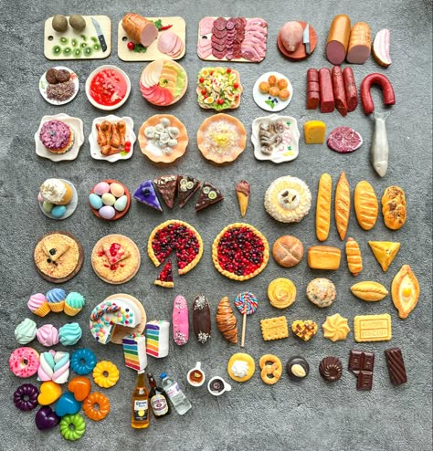 Miniature foods scale 1/6 for Barbie, Monsterhigh and other Miniature Clay Art Food, Mini Foods Toys, Mini Clay Food Ideas, Mini Food Clay Diy, Mini Food Diy, Clay Food Art, Polymer Clay Food Magnets, Clay Toys Ideas, Miniature Clay Ideas