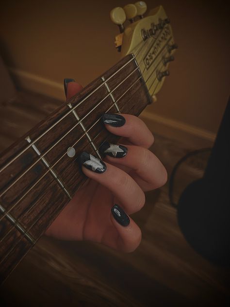 Acrylic Nails For Guitar Players, Nails For Guitarists, Guitar Friendly Nails, Guitar Nails Design, Short Rockstar Nails, Short Nails For Guitar Players, Nails For Guitar Players, Guitarist Nails, Rocker Nails Punk