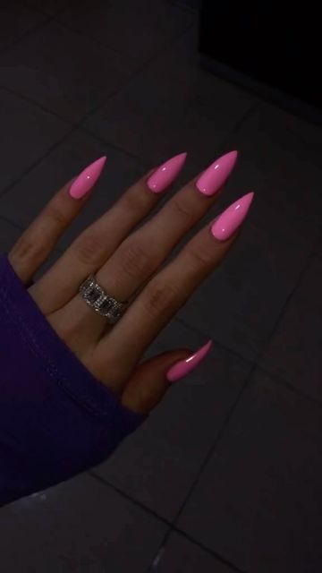 Pink Stiletto Nails, Set Nails, Aesthetic Nails, Pointed Nails, My Aesthetic, Steal The Spotlight, Acrylic Nails Coffin Short, Pink Acrylic Nails, Manicure Y Pedicure