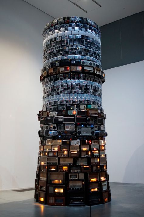 800 Radios Tower Over You in Overwhelming Installation Artwork Nostalgia Art Installation, Conceptual Art Ideas, Music Installation, Interactive Sculpture, Art Ideas For Kids, Conceptual Artwork, Sound Installation, Tower Of Babel, Avant Garde Art