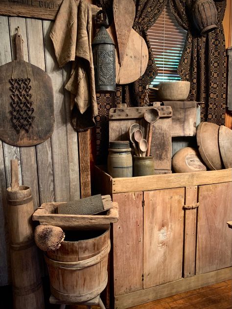 Primitive Dry Sink, Rustic Primitive Decor, Primitive Cupboards, Primitive Living, Rustic Cabins, Primitive Bathrooms, Dry Sink, Bee Skep, Country Sampler