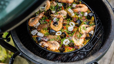 Chicken & Seafood Paella | Ceramic Charcoal BBQs | Big Green Egg Bge Recipes, 2023 Resolutions, Paella Recipes, Egg Bbq, Green Egg Bbq, Kamado Bbq, Big Green Egg Recipes, Egg Grill, Green Egg Recipes