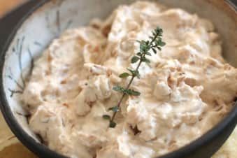 Ina Garden Onion Dip, Ina Garten French Onion Dip, Ina Garten Party Appetizers, Pan Fried Onion Dip Ina Garten, Carmelized Onion Dip Pioneer Woman, Ina Garten Dip Recipes, Ina Garten Onion Dip Recipe, Roasted Onion Dip, Ina Garden Appetizers