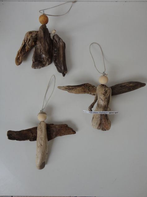 Driftwood Xmas Decorations, Driftwood Crafts Christmas, Driftwood Angels, Christmas Driftwood, Seaside Crafts, Driftwood Decoration, Angels Ornaments, Driftwood Creations, Christmas Market Stall