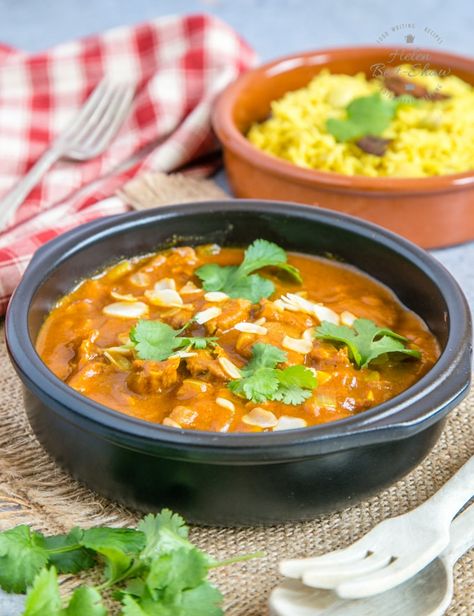 This leftover lamb curry recipe is simple, delicious, and a great way to enjoy leftovers from a Sunday roast. An unfussy British retro-style curry that has no fancy ingredients – the perfect week-night supper, and on the table in less than 30 minutes. |how to cook lamb| how to use leftover lamb| best lamb recipe| #lamb #dinner Lamb Leftovers, Leftover Lamb Curry, Donair Recipe, Leftover Lamb Recipes, Leftover Curry, Leftover Turkey Curry, Leftover Roast Lamb, Best Lamb Recipes, Lamb Roast Recipe