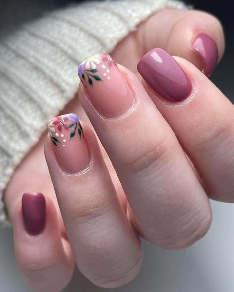 101 Best Floral Nails - Ak Pal Kitchen Cute Floral Nail Designs, Floral Accent Nails, Baby In Bloom Nails, Natural Flower Nails, Flower Tip Nails, Nail Designs Daisy, Dainty Flower Nails, Peony Nails, Simple Floral Nails