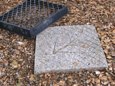 hypertufa pavers Step Stones, Flea Market Gardening, Concrete Stepping Stones, Stepping Stones Diy, Garden Stepping Stones, Outdoor Crafts, Garden Pathway, Stepping Stone, Decoration Inspiration