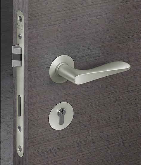 FSB Morrison 1144 Lever Handle and Lock Set, by British designer Jasper Morrison Atrium Decor, Door Ironmongery, Lounge Doors, Front Door Entry, Modern Interior Door, Door Handles Modern, Door Handle Design, Modern Front Door, Door Entry