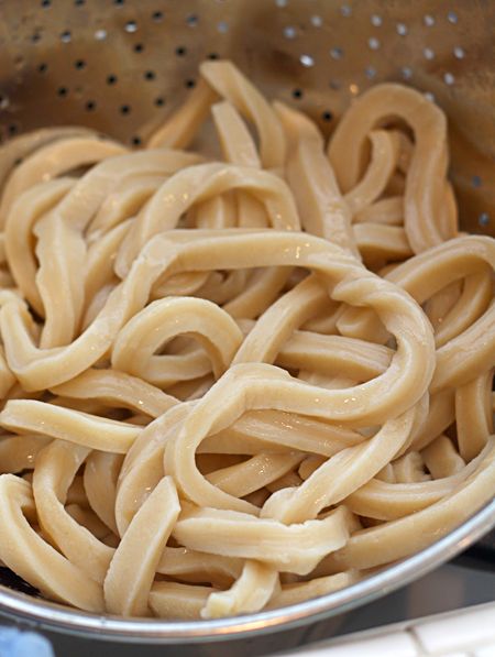 I love Udon noodles but I haven't had much lately because of the yucky things added to the store bought variety (for preservation). This homemade recipe is just what I've been looking for!! Very excited! Udon Noodles Recipe, Udon Noodle, Noodle Recipe, Homemade Noodles, Asian Noodles, Udon Noodles, Japanese Cooking, Jamaican Recipes, Fresh Pasta