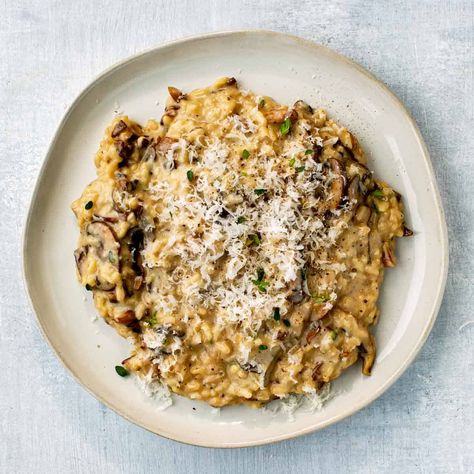 Wild Mushroom Risotto Italian Christmas Dinner, Braciole Recipe, Mushroom Risotto Recipes, Parmesan Recipes, Italian Appetizers, Mushroom Risotto, Risotto Recipes, Spring Vegetables, Italian Recipes Authentic