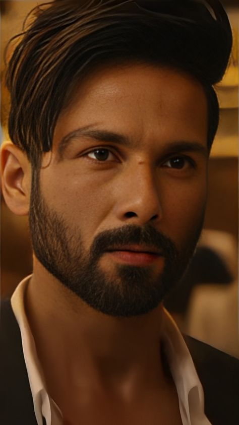 HD wallpaper shahid Kapoor Faded Hair, Shahid Kapoor, Movie Wallpapers, 4k Wallpaper, Bollywood Actors, Hd Movies, Hd Wallpaper, Actors, Wallpapers