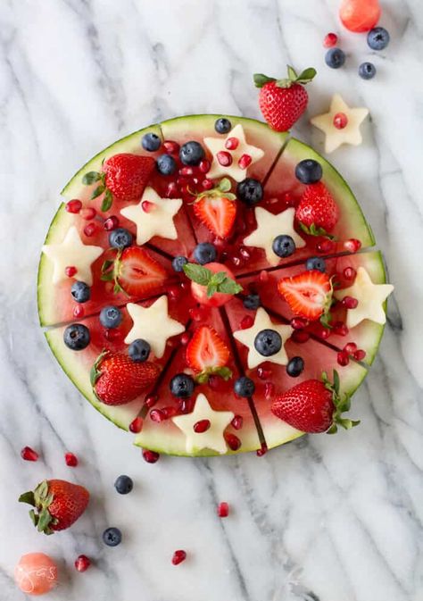 Watermelon Fruit Pizza, Watermelon Sangria, Vodka Infused, Elf Party, Watermelon Pizza, Veggie Box, Dessert Original, Winter Fruit, Charcuterie And Cheese Board