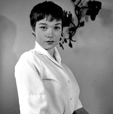 Style Analysis, Hollywood Music, Shirley Maclaine, Dramatic Classic, Sixties Fashion, Popular People, People Of The World, Film Awards, Iconic Women