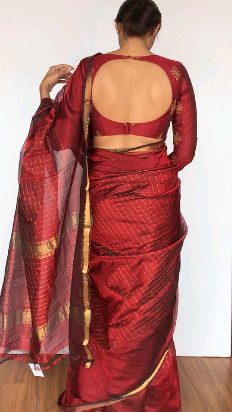 Kerala Saree Styling, Saree Blouse Back Designs, Saree Jacket, Professional Blouses, Blouse Necklines, Blouse Designs High Neck, Blouse Designs Catalogue, Boss Ladies, Saree Blouse Neck Designs