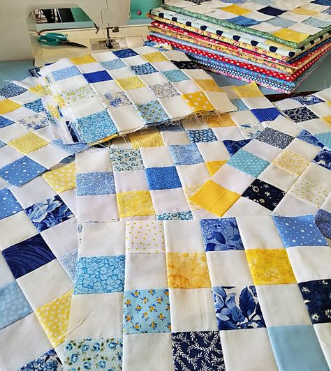 Blue And Yellow Quilts Ideas, Blue Yellow Quilt, Summer Breeze Quilt, Quil Lemons, Blue And Yellow Quilts Pattern, Quilts With Blue Background, Quilts With Yellow Background, Blue Quilt Patterns, Yellow Quilts