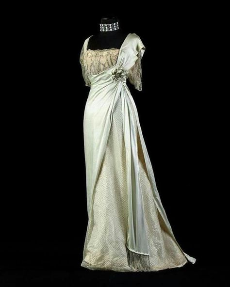 1900s Fashion, 1910s Fashion, Edwardian Dress, Old Dresses, Antique Dress, Retro Mode, Vintage Gowns, Vintage Couture, Vestidos Vintage