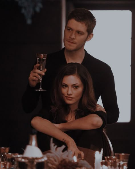 Hayley And Klaus Aesthetic, Klaus And Hayley The Originals, Klaus And Hailey, Hayley Aesthetic, Klaus Aesthetic, The Originals Wallpaper, Klaus Mikaelson Aesthetic, The Originals Aesthetic, Originals Aesthetic