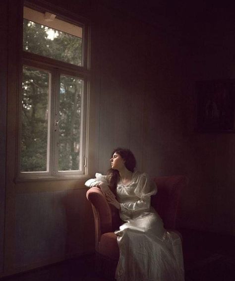 Big Windows Photoshoot, Inside Outside Photography, Window Lighting Reference, Moody Poses, Candlelit Bedroom, Oneiric Aesthetic, Silent Photography, Woman At Window, Cozy Portrait