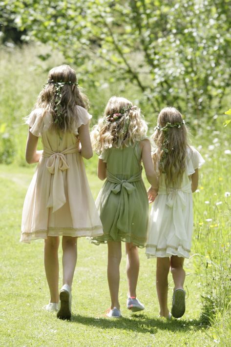 Easter Day walk with friends Skai Jackson, Three Sisters, French Chic, Sister Love, 인물 사진, The Grass, Friends Forever, Children Photography, Primavera Estate