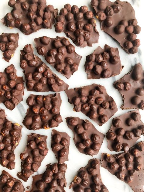 3-ingredient Dark Chocolate Chickpea Bark (vegan) - rachLmansfield Super Easy Desserts, Gluten Free Sweet, Bark Recipe, Chickpea Recipes, Chocolate Bark, Healthy Snacks Easy, Vegan Treats, 3 Ingredient, Free Desserts