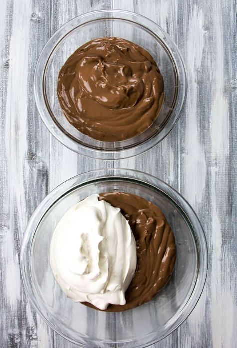 Mint Chocolate Pudding, Chocolate Pudding From Scratch, Mint Pudding, Pudding From Scratch, Peppermint Whipped Cream, Easy Chocolate Pudding, Baking Contest, Chocolate Wafer, Pudding Parfait