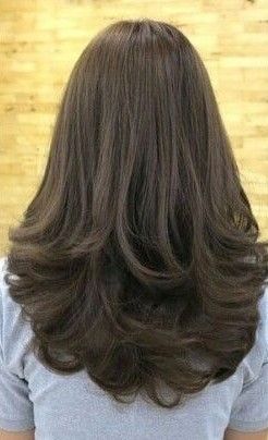 Curly Hair Butterfly Cut Ideas 2023 Butterfly Haircut Indian, Curly Hair Butterfly Cut, Haircut For Medium Length Hair Indian, Hair Butterfly Cut, Haircut Ideas For Girls, Haircuts For Medium Length Hair Layered, Eva Longoria Hair, Butterfly Haircuts, Hair Butterfly