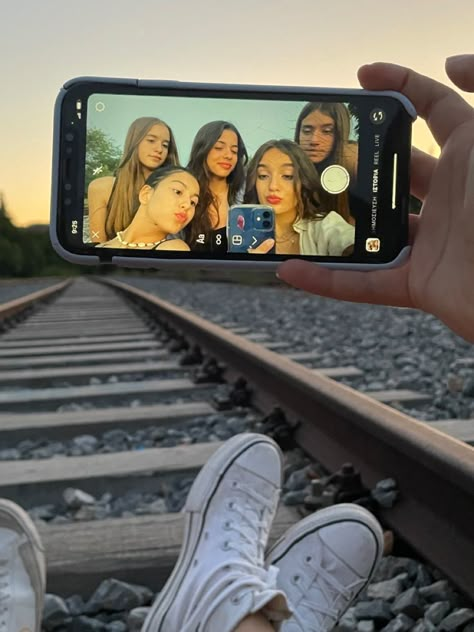 #aesthetic #friends #friendgroup #feed #yolo #vibes #love Yolo Asethic, Yolo Summer Aesthetic, Yolo Aesthetic, Yolo Lifestyle, Yolo Summer, Friendship Poses, Life Friends, Aesthetic Friends, Skater Aesthetic