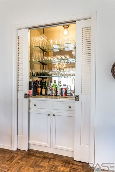 Wet Bar Dresser, Mirrored Wet Bar, Built In Bar Nook In Living Room, Bar In Closet, Built In Mini Bar, Hidden Bar Ideas For Home, Minibar Ideas, Built In Bar Nook, Small Built In Bar