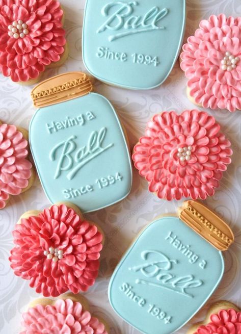 Bridal Party Foods, Jar Cookies, Anniversary Cookies, Mason Jar Cookies, Party Food Dessert, Cookie Connection, Spring Cookies, Summer Cookies, Fancy Cookies