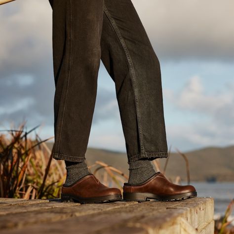 New Originals Clogs hit the streets in Antique Brown, one of the most popular Blundstone leathers that ages beautifully. #BlundstoneClog #BlundstoneCanada Blundstone Women Outfit, Blundstone 585, Blundstone Women, Blundstone Boots, Leather Clog, Ace And Jig, Aging Beautifully, Leather Clogs, Womens Clogs