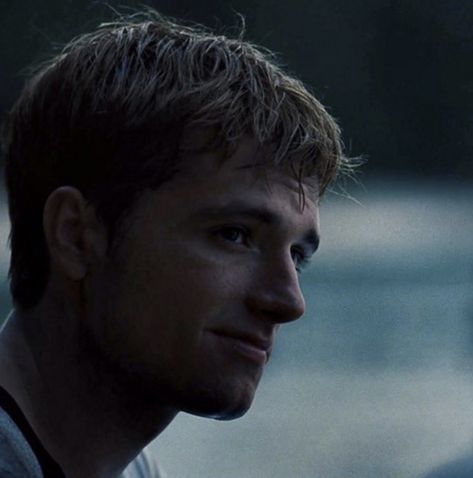 Peeta Mellark Aesthetic Icons, Peeta Smiling, Peeta Mellark Smiling, Josh Hutcherson Smile, Peeta Mellark Hot, Peeta Mellark Icons, Josh Hutcherson Aesthetic, Peeta Mellark Aesthetic, Games Icon