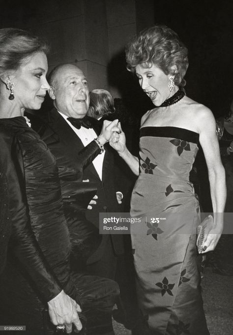 News Photo : Lynn Wyatt, Jerry Zipkin, and Betsy Bloomingdale Betsy Bloomingdale, Lynn Wyatt, High Society, Still Image, Swans, First Lady, Old Hollywood, Stylish Women, Vintage Clothing