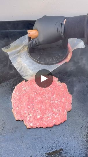 Amazing smash burger recipe | Amazing smash burger recipe | By Miguels cookingwithfireFacebook Best Smash Burger Recipe, Tex Mex Lasagna, Smash Burger Recipe, Ground Beef Seasoning, Tortilla Press, Mexican Spices, Grilled Burgers, Smash Burger, Beef Burger