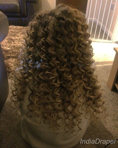 Big gorgeous curls made with the chopstick styler. #curls #chopstick #chopstickstyler @s10creativehair Chopstick Curls Hairstyles, Chop Stick Curls, Chopstick Curls, Pencil Curls, Chopstick Hair, Spiral Curls, Permed Hairstyles, Perm, Curled Hairstyles