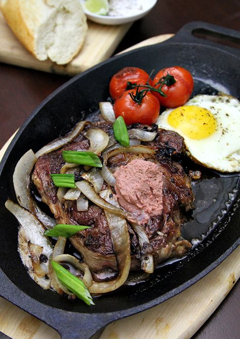 // vietnamese steak and eggs Vietnamese Steak, Bo Ne, Lemon Garlic Chicken Breast, Nem Nuong, Steak Eggs, Thyme Recipes, Butter Pasta, Vietnamese Cuisine, Steak And Eggs