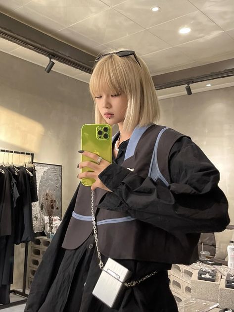 Korean Blonde Short Hair, Blonde Asian Short Hair, Asian Blonde Short Hair, Blonde Short Hair Asian, Blonde Hair Korean, Blonde Asian, Korean Short Hair, Blonde Hair Girl, Asian Short Hair