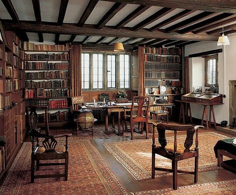 I can see myself in this writing room.  Look at the corner chairs....I so want! Men's Study, Dream Library, Studying Library, Beautiful Library, Old Library, Book Room, Rudyard Kipling, Basement Bedrooms, Man Room