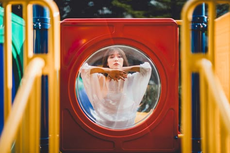 Playground Photo Shoot, Portrait Photo Original, Playground Photography, Portfolio Instagram, Street Photography Portrait, Photographie Portrait Inspiration, 사진 촬영 포즈, Street Portrait, Creative Portrait Photography