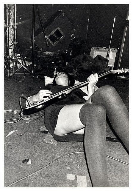 Black Flag - Kira Roessler Kim Shattuck, Playing A Guitar, Joan Jett, A Woman, Guitar, Black