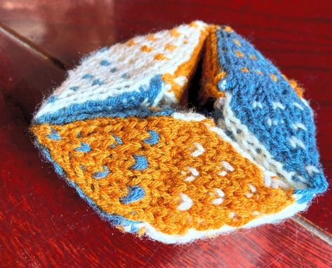 Flex: a fidgety little knit Knitted Fidget Toys, Crochet Fidget Blanket, Crochet Fidget, Fidget Blankets, Crochet Scarf Pattern Free, Easy Shape, Sport Weight Yarn, Embroidery Scissors, Custom Templates