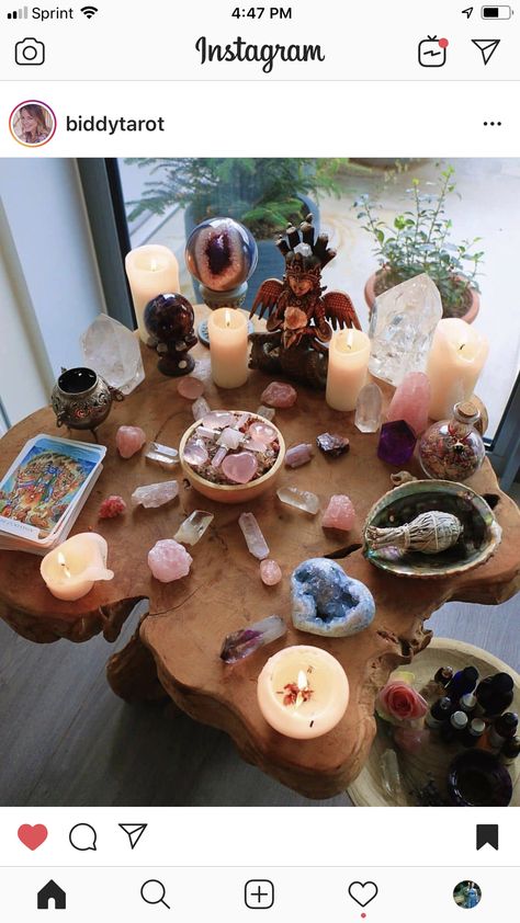 Tarot Table Decor, Tarot Table Set Up, Tarot Room, House Altar, Dream Tarot, Tarot Table, Tarot Shop, Biddy Tarot, Astro Tarot